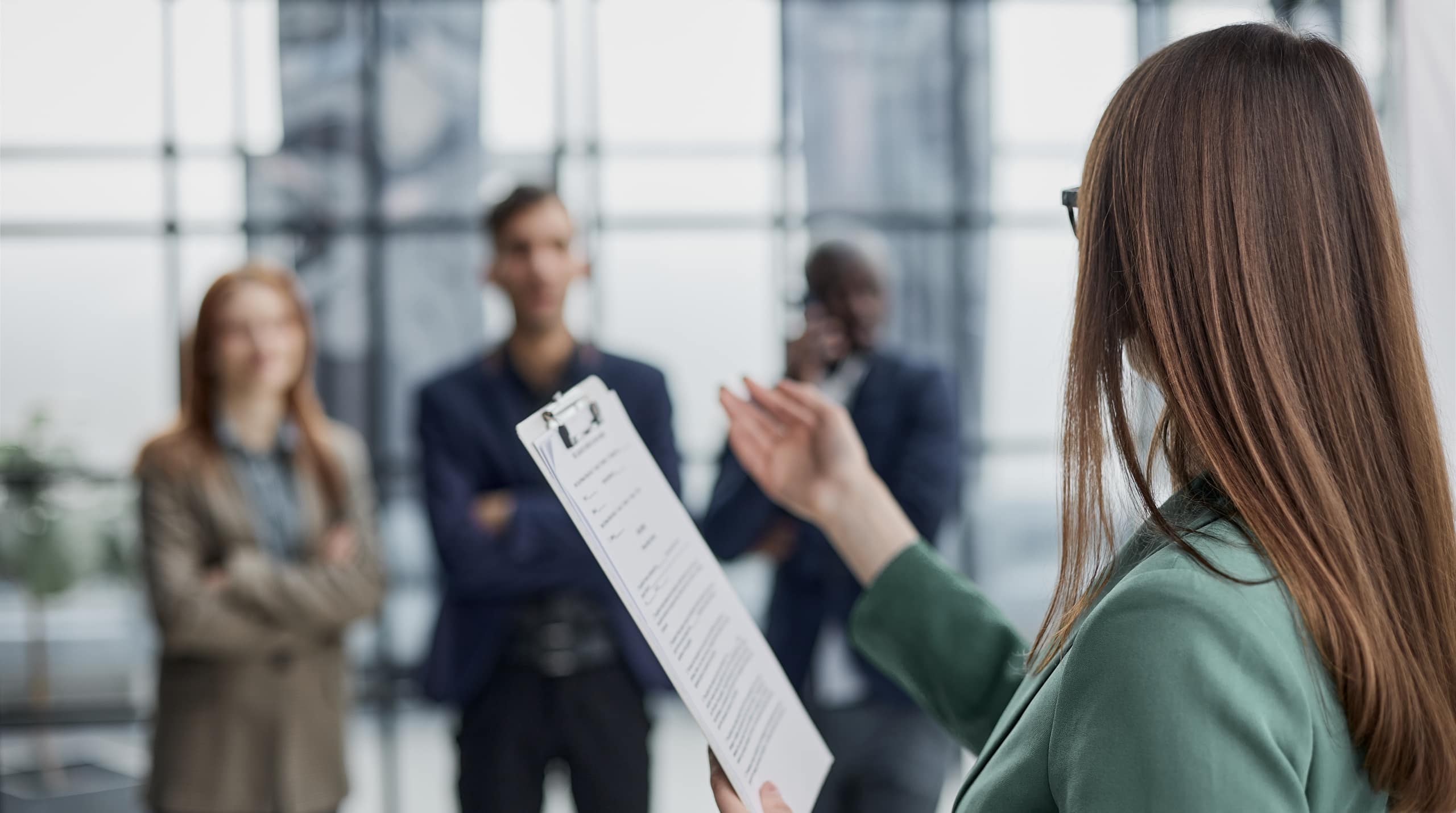illustration-j4s-interim-recrutement-emploi-ressources-humaines-rh-cv-paris-75011-bastille-france-candidat-recruteur-2560x1430px-accueil-secretariat-internaliser-externaliser-1