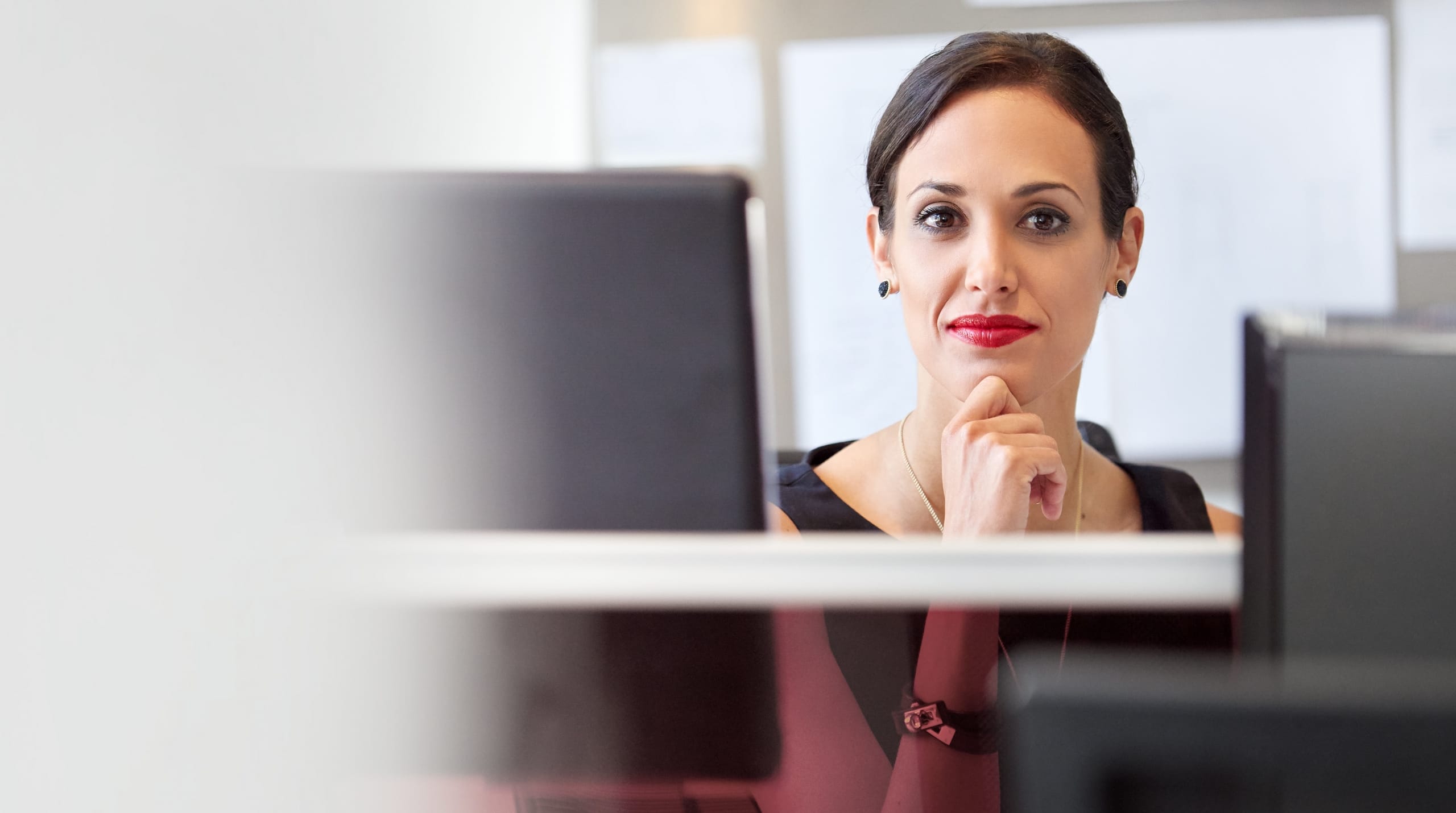 illustration-j4s-interim-recrutement-emploi-ressources-humaines-rh-cv-paris-75011-bastille-france-candidat-recruteur-2560x1430px-accueil-secretariat-priorite-1