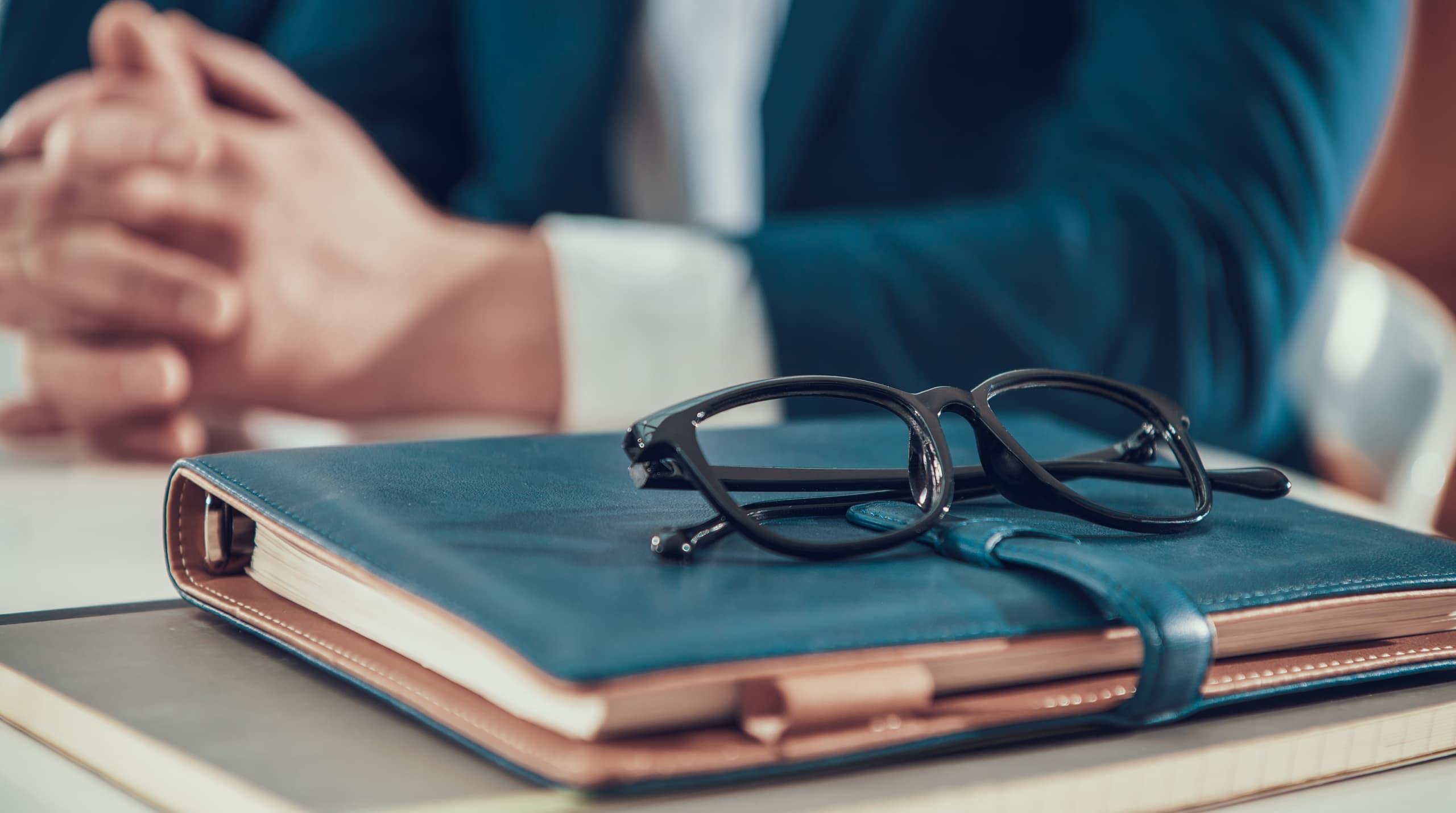 illustration-j4s-interim-recrutement-emploi-ressources-humaines-rh-cv-paris-75011-bastille-france-candidat-recruteur-2560x1430px-conseils-recruteur-propriete-intellectuelle-1