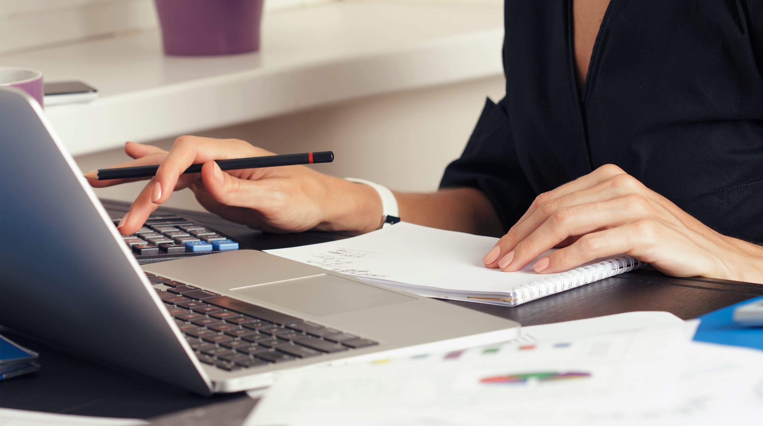 illustration-j4s-interim-recrutement-emploi-ressources-humaines-rh-cv-paris-75011-bastille-france-candidat-recruteur-2560x1430px-fiche-metier-assistant-administratif-1