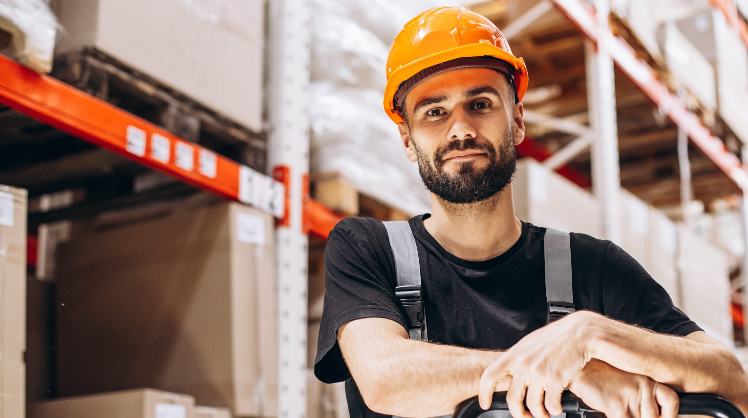 illustration-j4s-interim-recrutement-emploi-ressources-humaines-rh-cv-paris-75011-bastille-france-candidat-recruteur-2560x1430px-fiche-metier-logistique-manutentionnaire-1