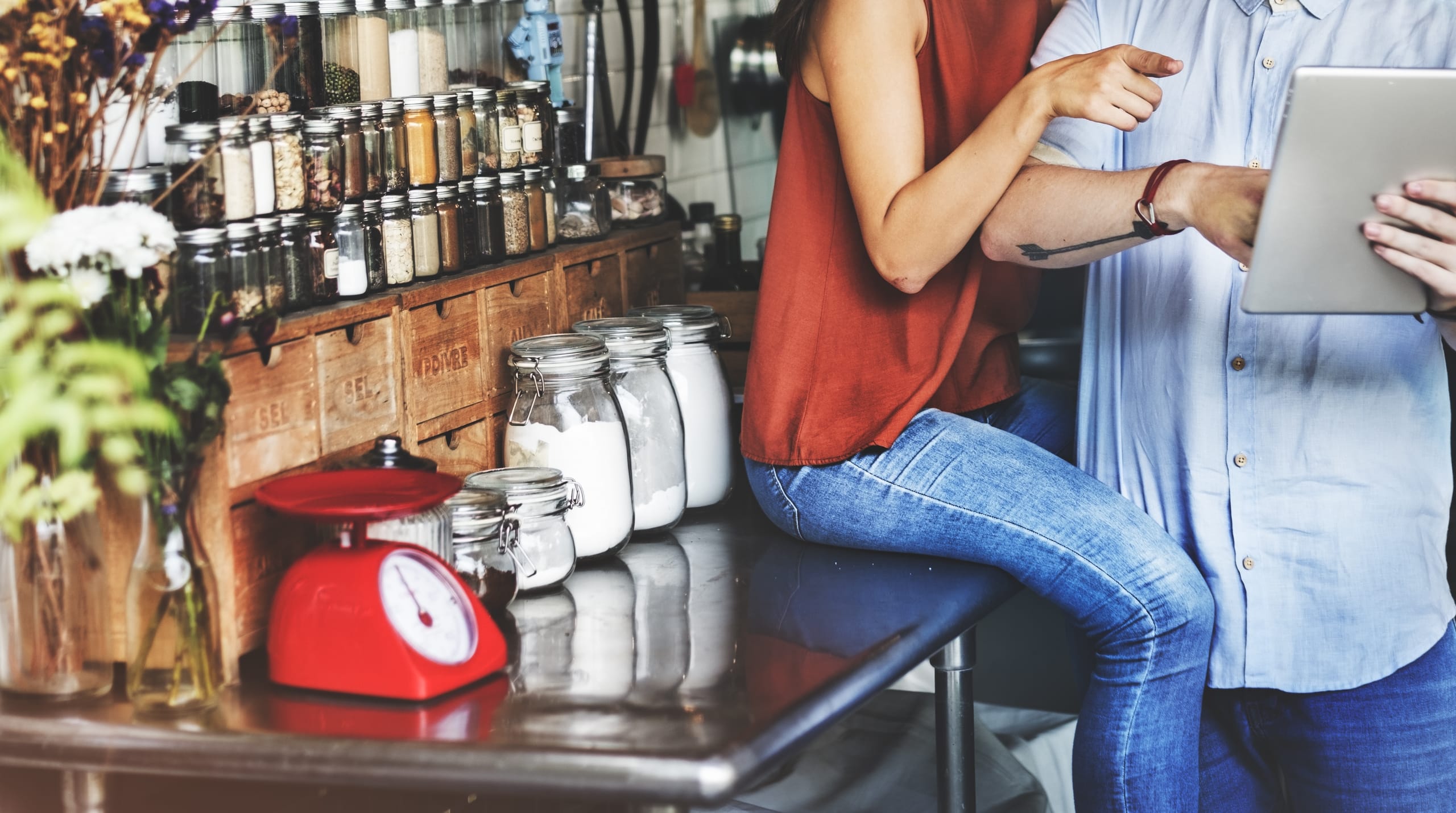 illustration-j4s-interim-recrutement-emploi-ressources-humaines-rh-cv-paris-75011-bastille-france-candidat-recruteur-2560x1430px-fiche-metier-mandataire-fonds-commerces-1