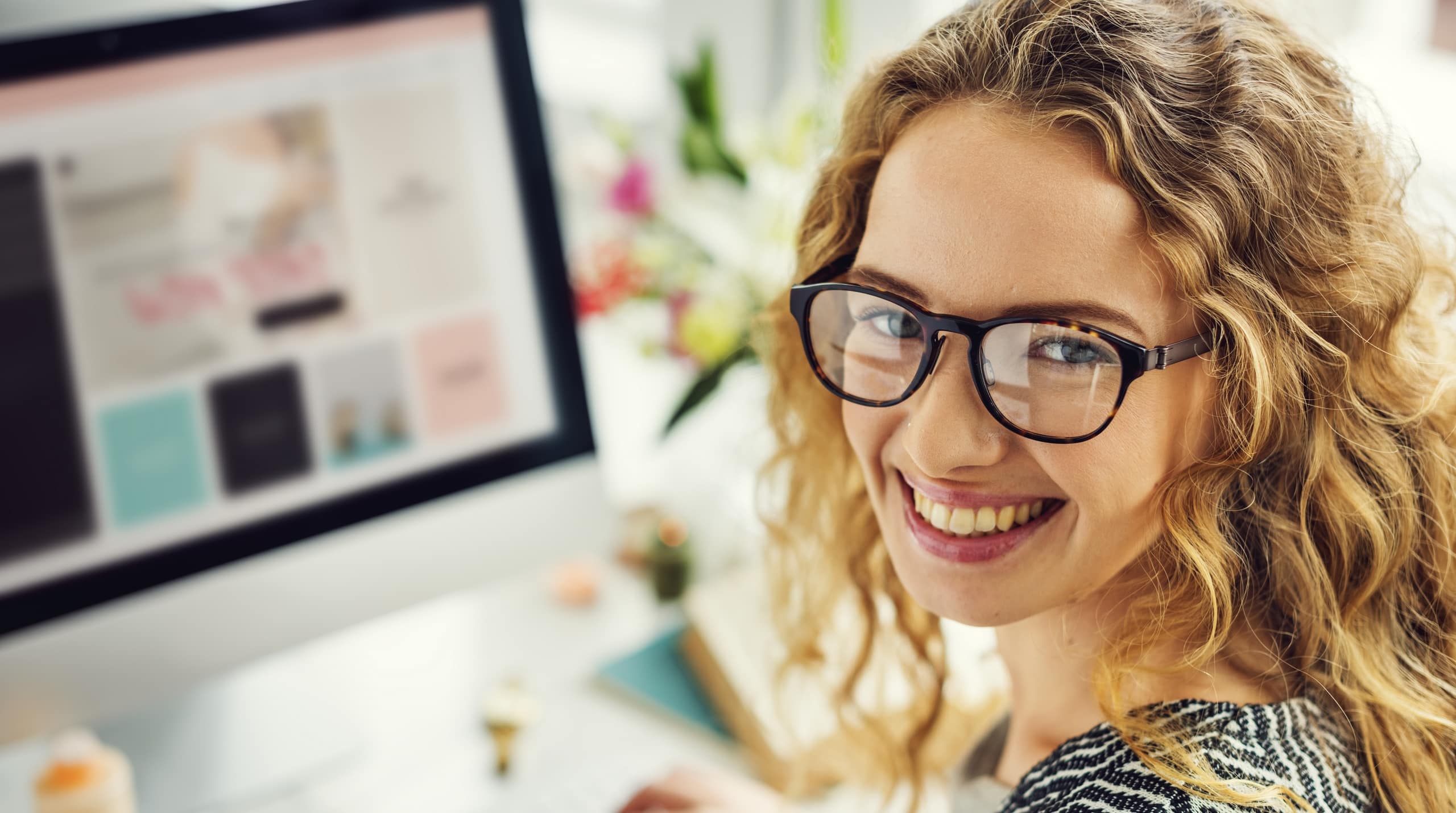 illustration-j4s-interim-recrutement-emploi-ressources-humaines-rh-cv-paris-75011-bastille-france-candidat-recruteur-2560x1430px-fiche-metier-secretariat-accueil-assistant-marketing-1