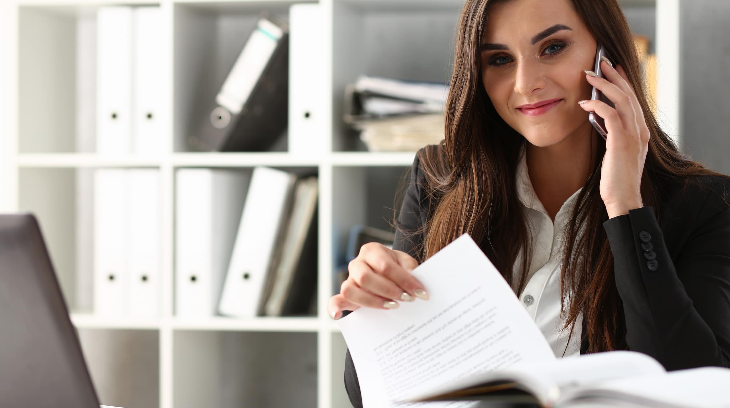 illustration-j4s-interim-recrutement-emploi-ressources-humaines-rh-cv-paris-75011-bastille-france-candidat-recruteur-2560x1430px-lexique-accueil-secretariat-1