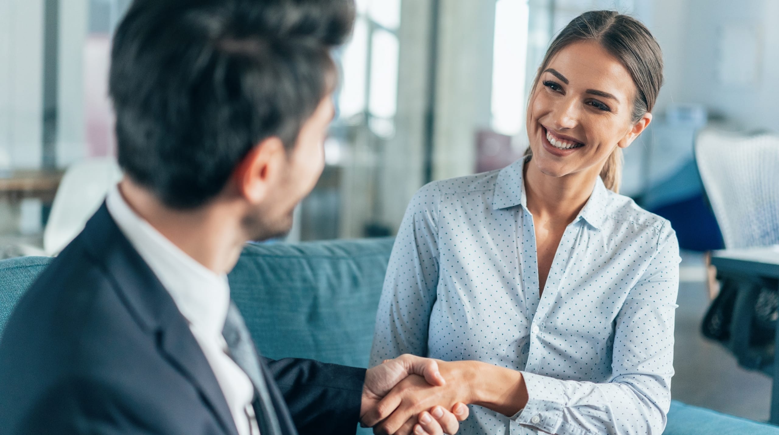 illustration-j4s-interim-recrutement-emploi-ressources-humaines-rh-cv-paris-75011-bastille-france-candidat-recruteur-2560x1430px-lexique-relation-clients-1